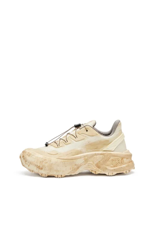 Diesel D-cage Runner (Y03444P8140HA662 https://nl.diesel.com/en/sneakers/d-cage-runner-beige/Y03444P8140HA662.htm)