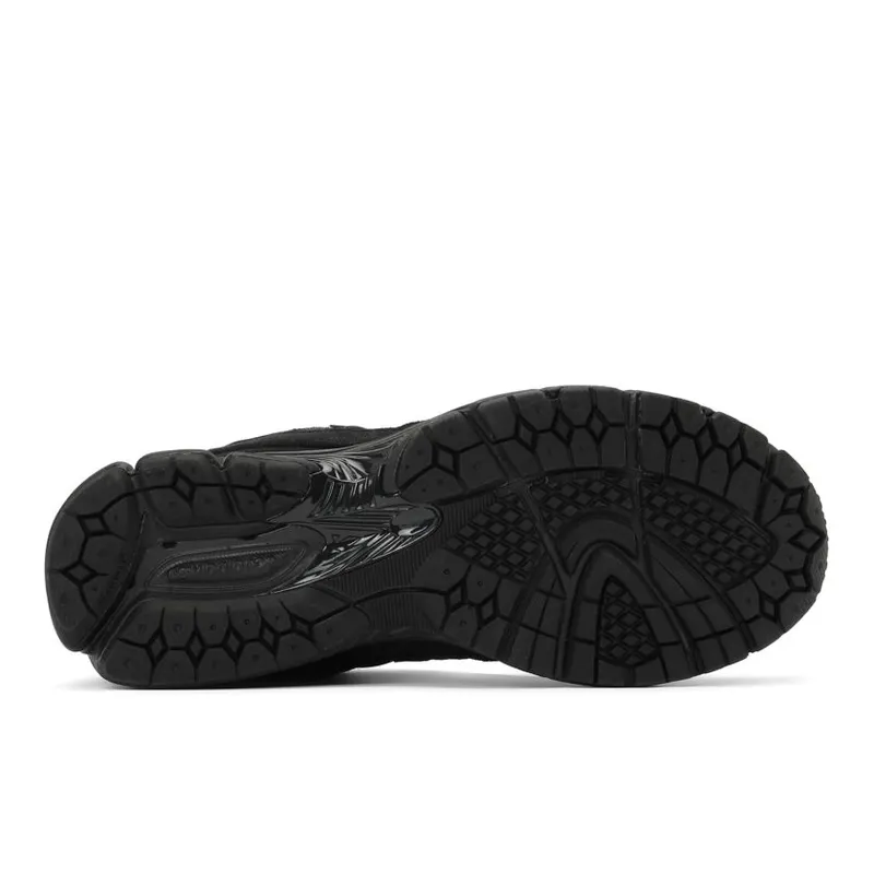 New Balance 2002R Triple Black Suede (U2002RBL)