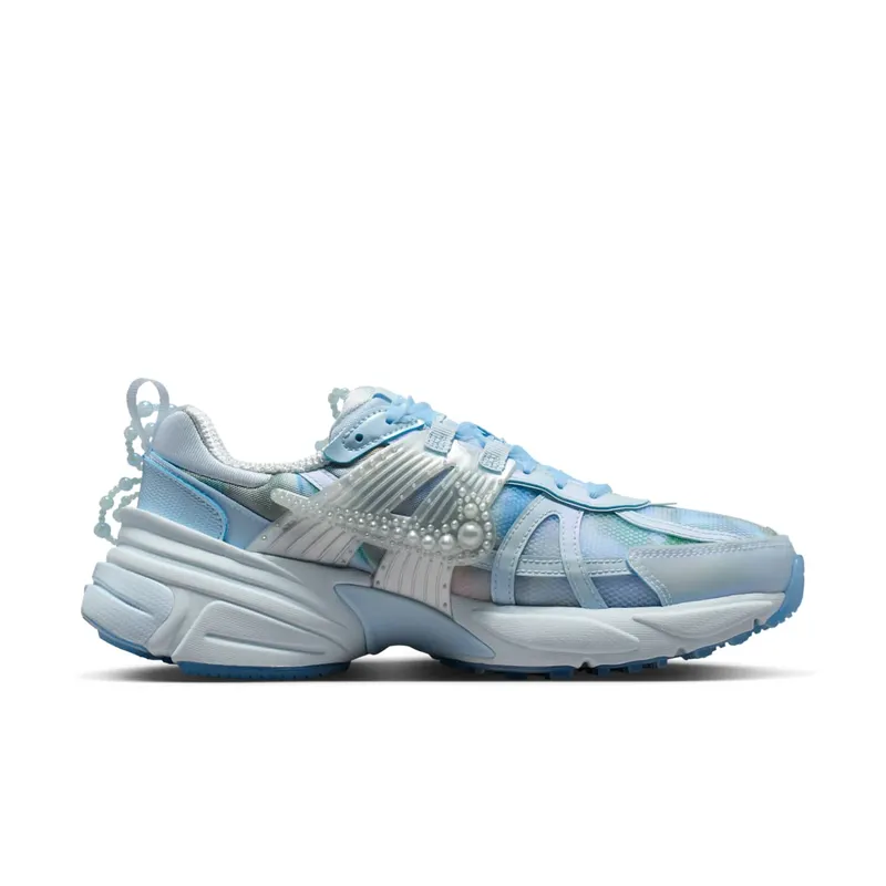 Nike V2K Run “Susan Fang” (IB7426-400)