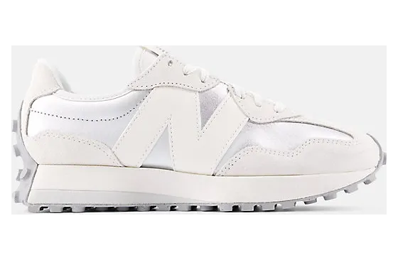 New Balance 327 “Silver Metallic Sea Salt” (WS327GLA)
