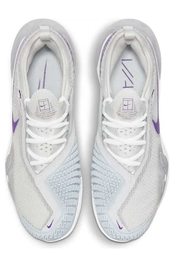 nikecourt CV0742-024