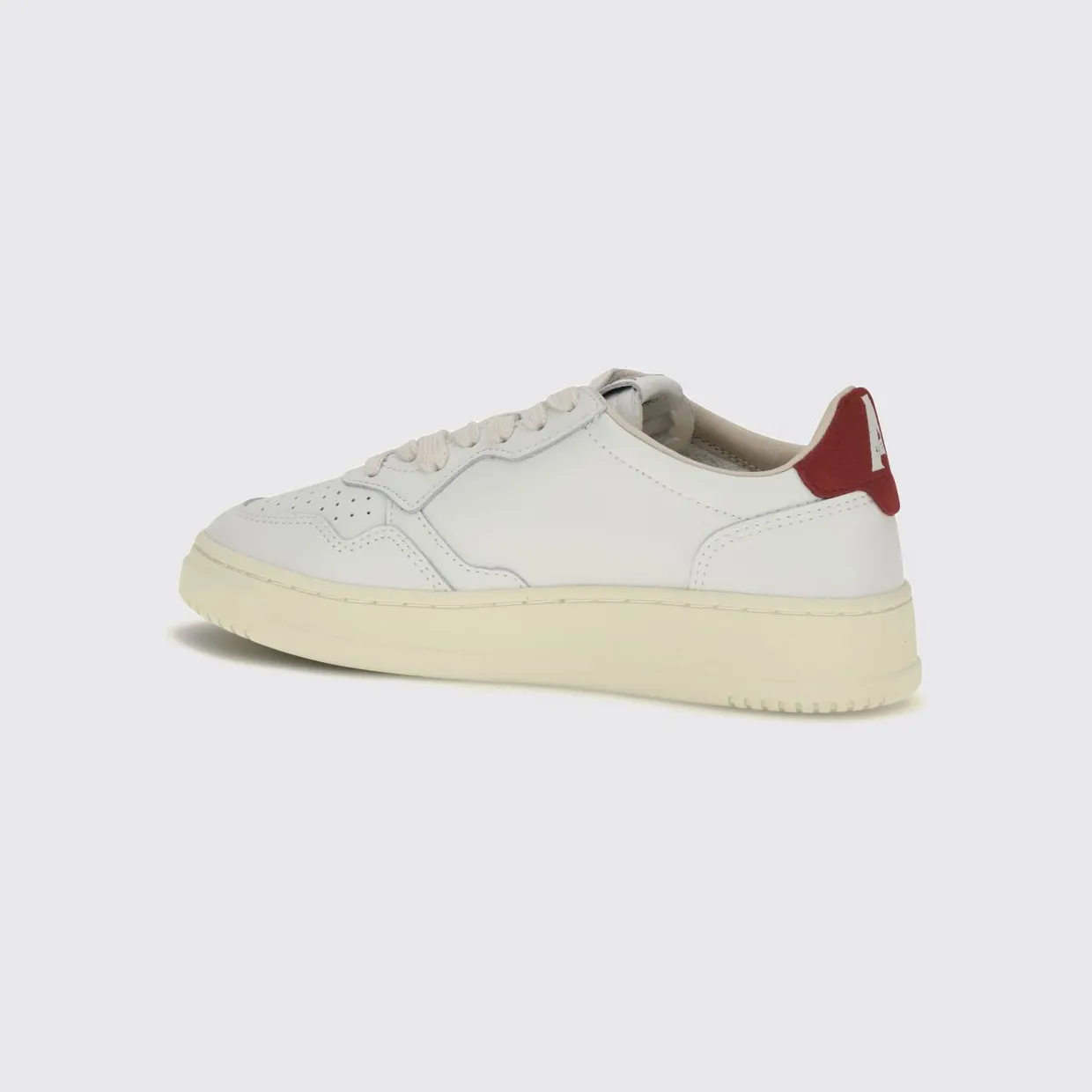 Autry Medalist Low in Calf Leather with Perforated Toe White 3 (AULWBJ01) (2)