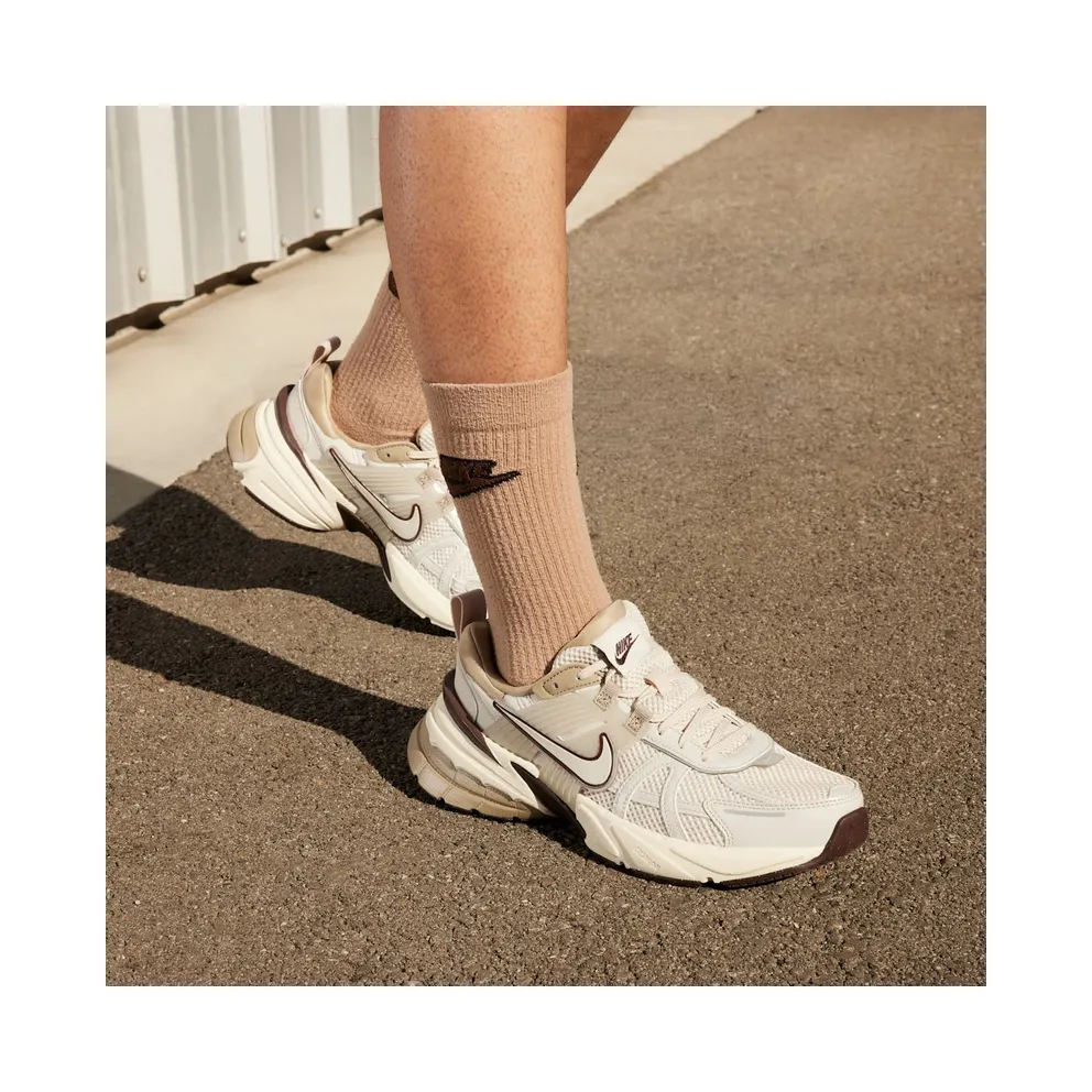 Nike V2K Run (lt orewood brn / light bone / khaki / earth) – FD0736-103