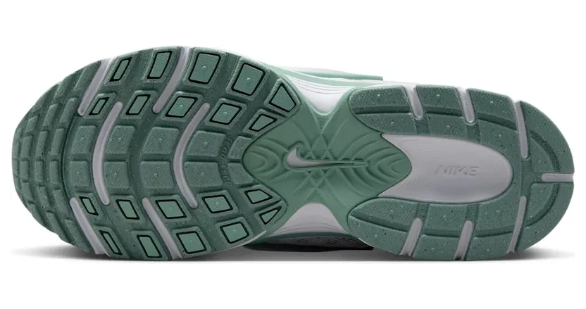 nike-v5-rnr HQ7901-106