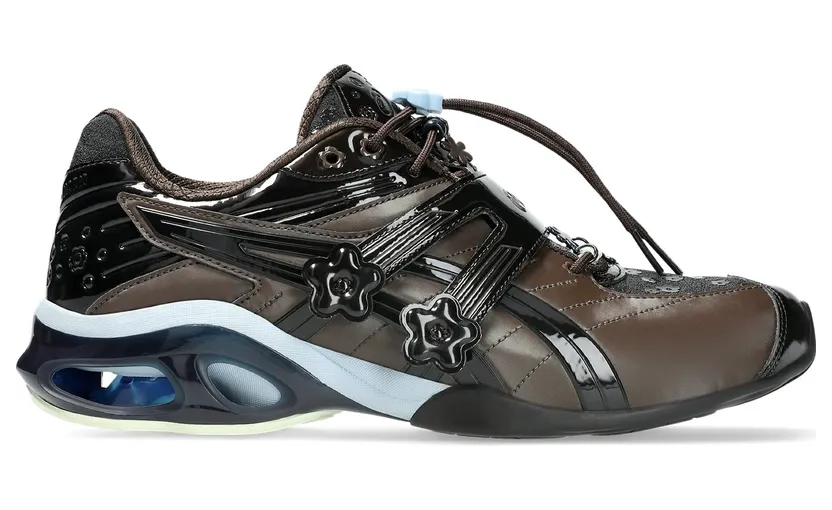 Cecilie Bahnsen x ASICS GEL-Kinetic FR “Black Coffee” komt 12 september