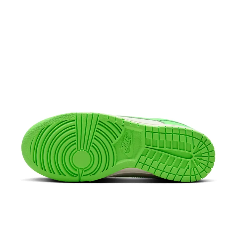 Nike Dunk Low “Green Strike” (HV0842-133)