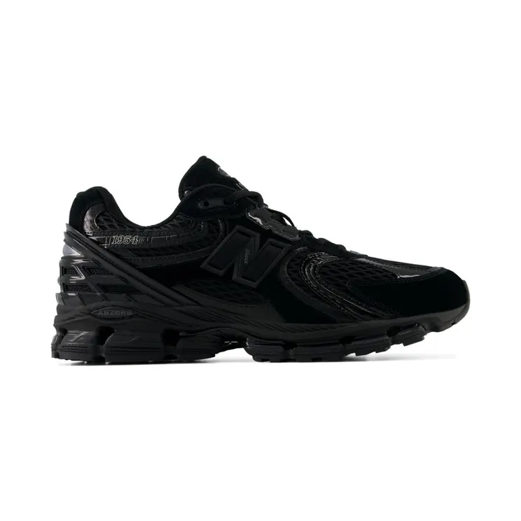 New Balance 1954R “Triple Black” (U19543VU) — de zwarte tech-runner voor elke dag