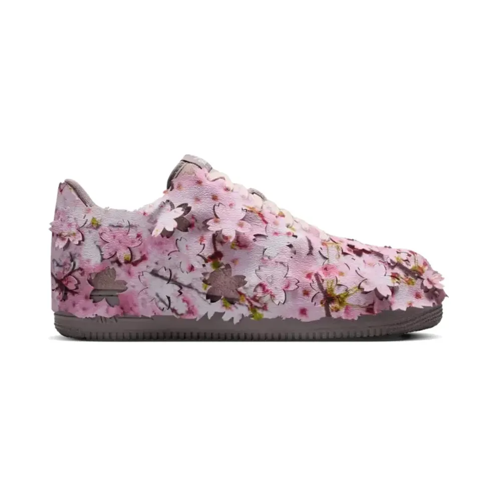 Nike Air Force 1 low with Flowers – Pink (IQ3472)