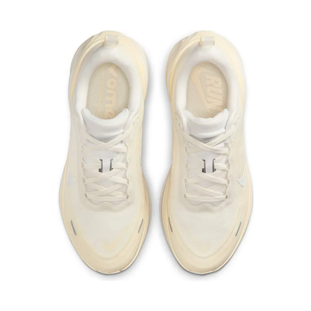 Nike Vomero Plus “Sail Summit White Alabaster” (HV8154-105)
