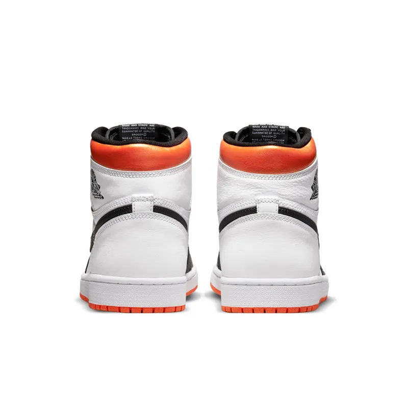 Air Jordan 1 High “Electro Orange” (555088-180): luider op de foto dan aan je voet (6)