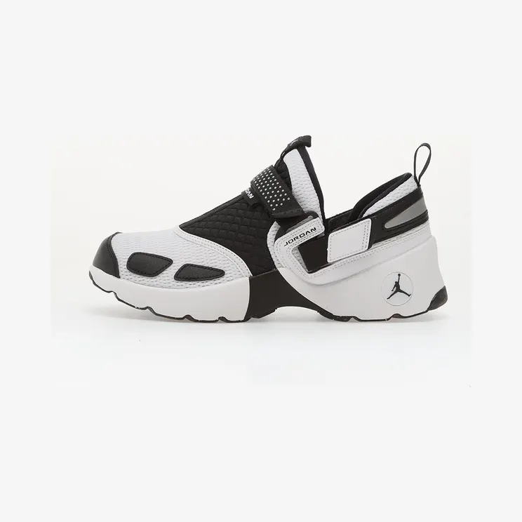 Jordan Trunner LX White Black
