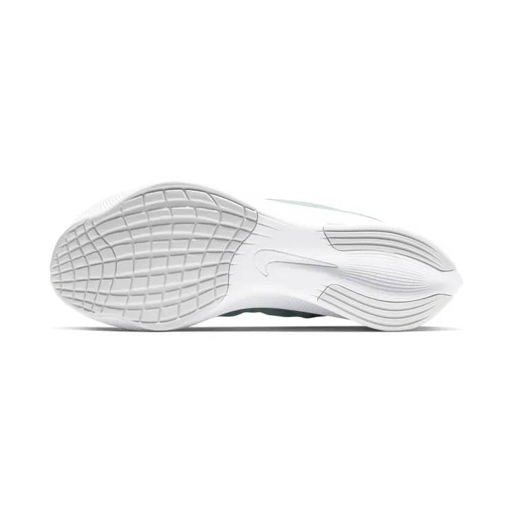 nike-zoom AT8241-302