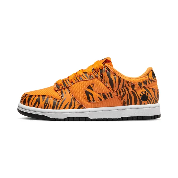 Nike Dunk Low Next Nature Tiger Stripes “Kumquat / White / Black” (DZ5633-800)
