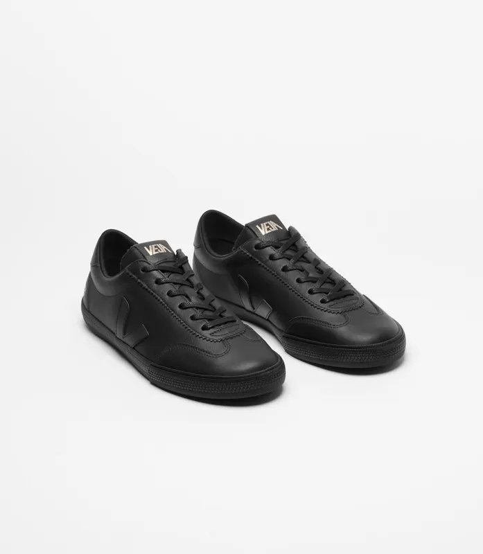 VEJA Volley Signature – Black (YP2021576)