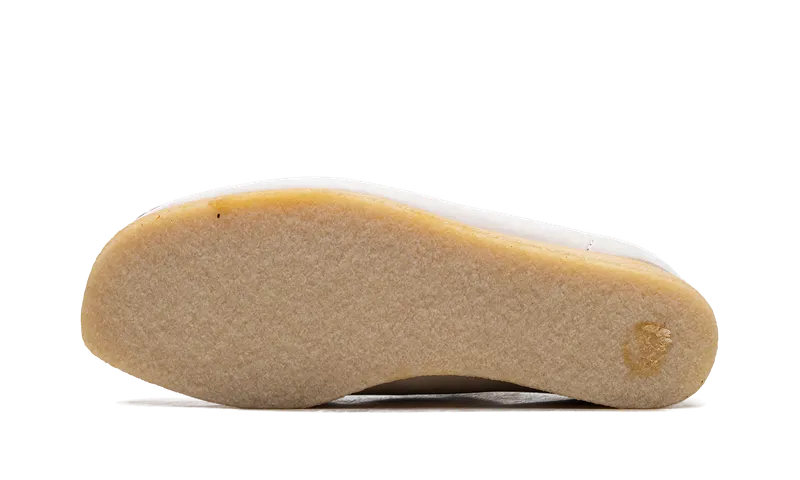 Clarks Wallabee “White Nubuck” (26165560)