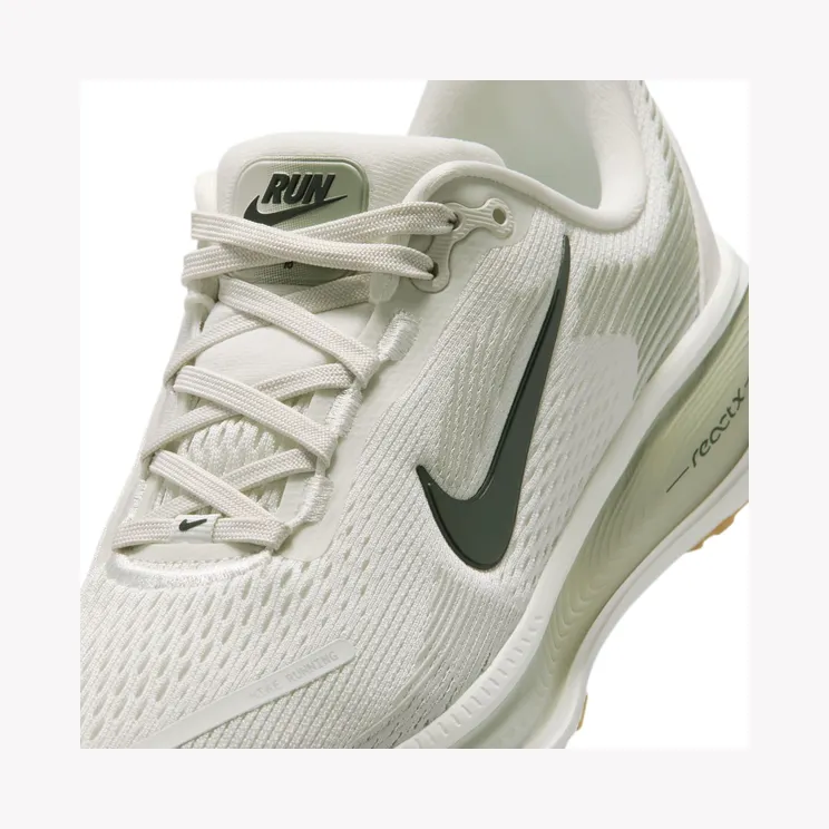 nike-vomero-18 HQ2157-011