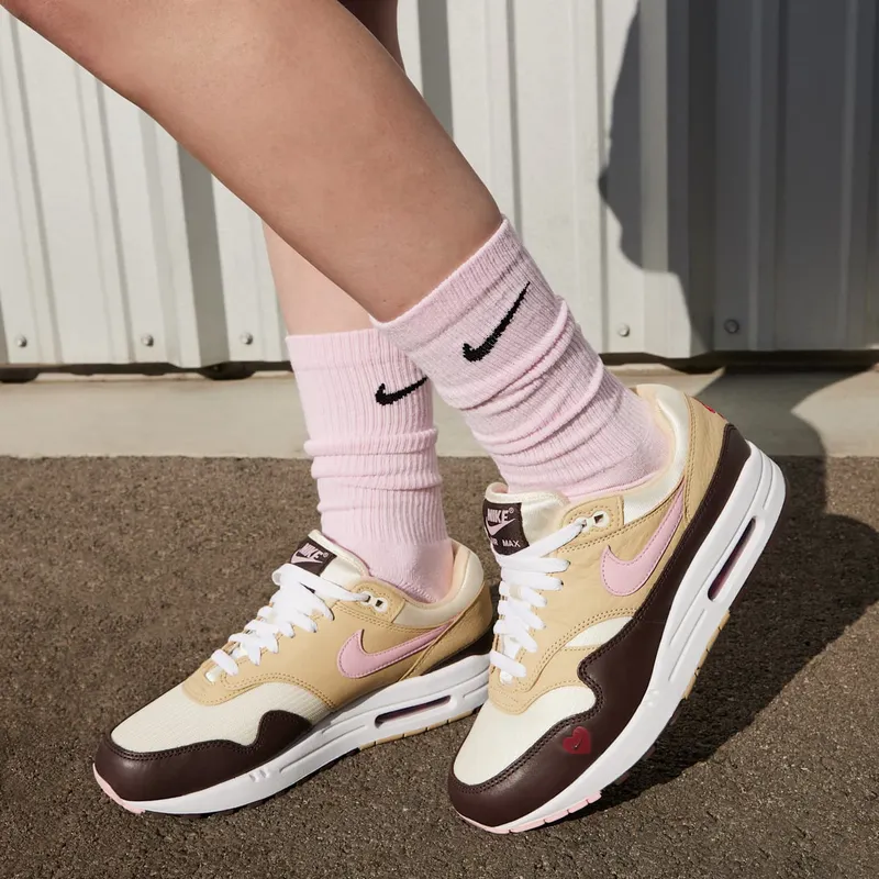 Nike Air Max 1 “Valentine’s Day 2024” (W) (FZ4346-200)
