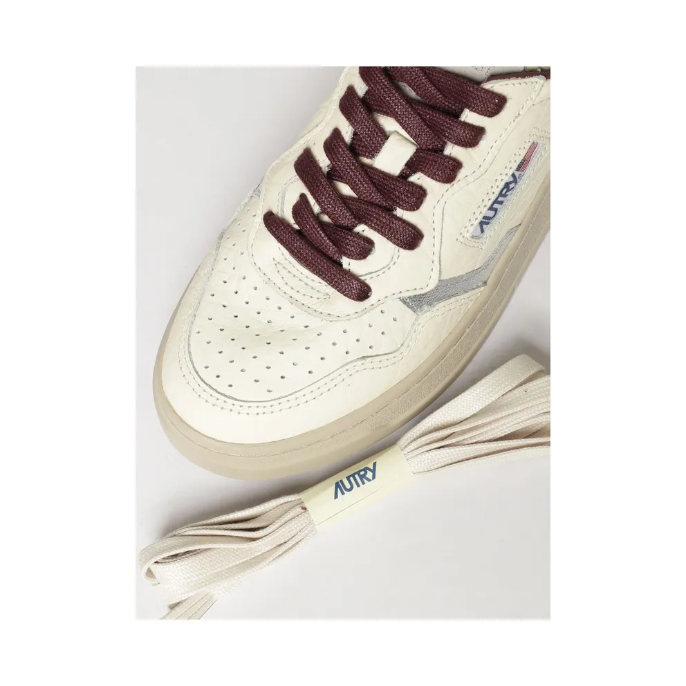 Autry Medalist Low Bicolor Leather with Perforated Toe Burgundy (AULWNE19)