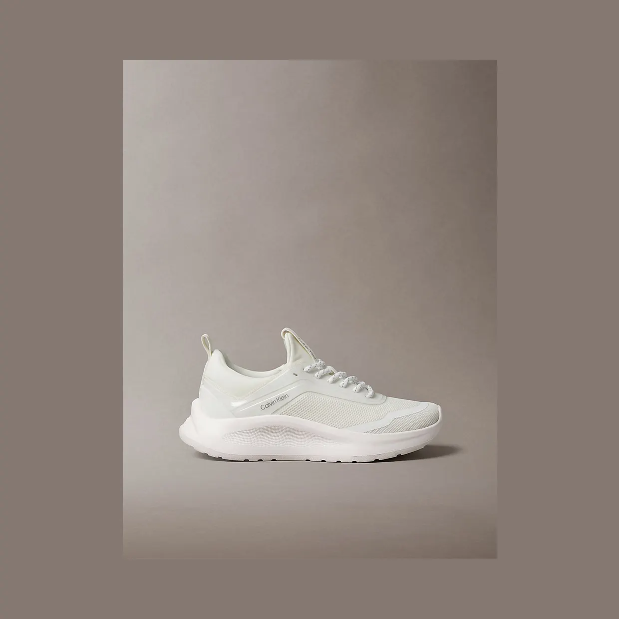 Calvin Klein Ck Curve – Lightweight Runner “OFF WHITE” (HW0HW03434YAD)
