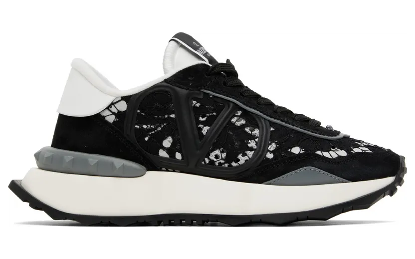 Valentino Garavani Black Lacerunner Low-Top (1W2S0DY9ZUX)