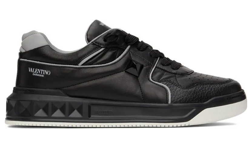 Valentino Garavani Black One Stud Low-Top (XY0S0E71NWN)