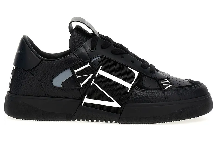 Valentino Garavani Vl7n Valentino Garavani “White/Black” (Y2S0C58WRQ0NO)
