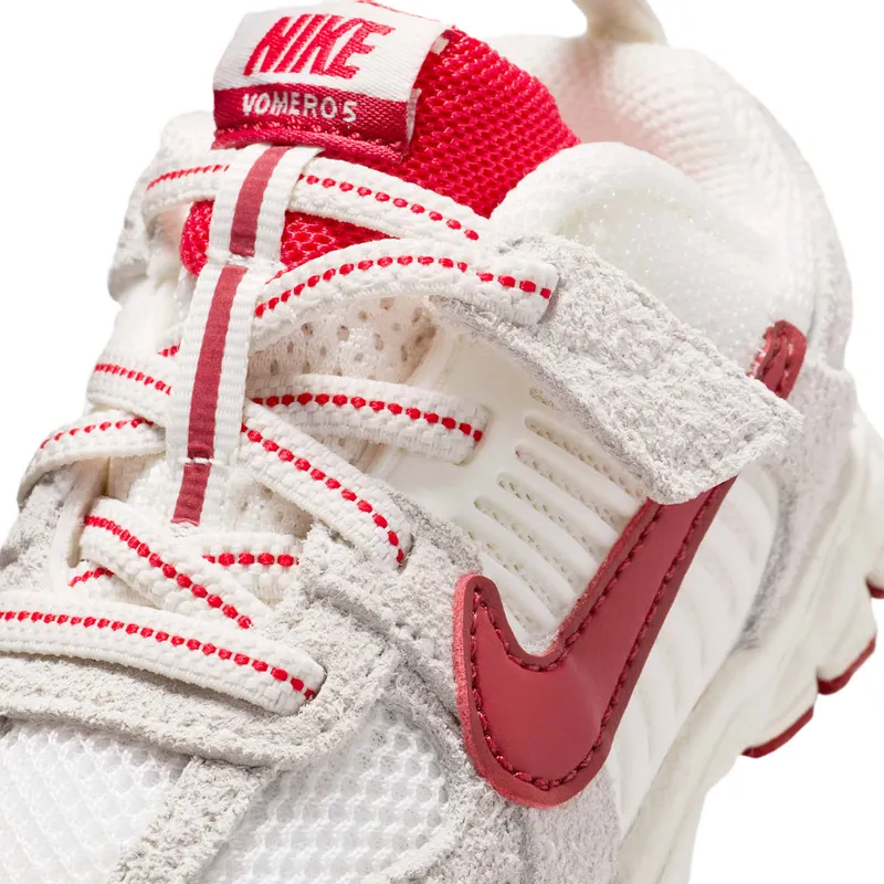 Nike Vomero Sail / Glacier Blue / University Red (IO9260-100)
