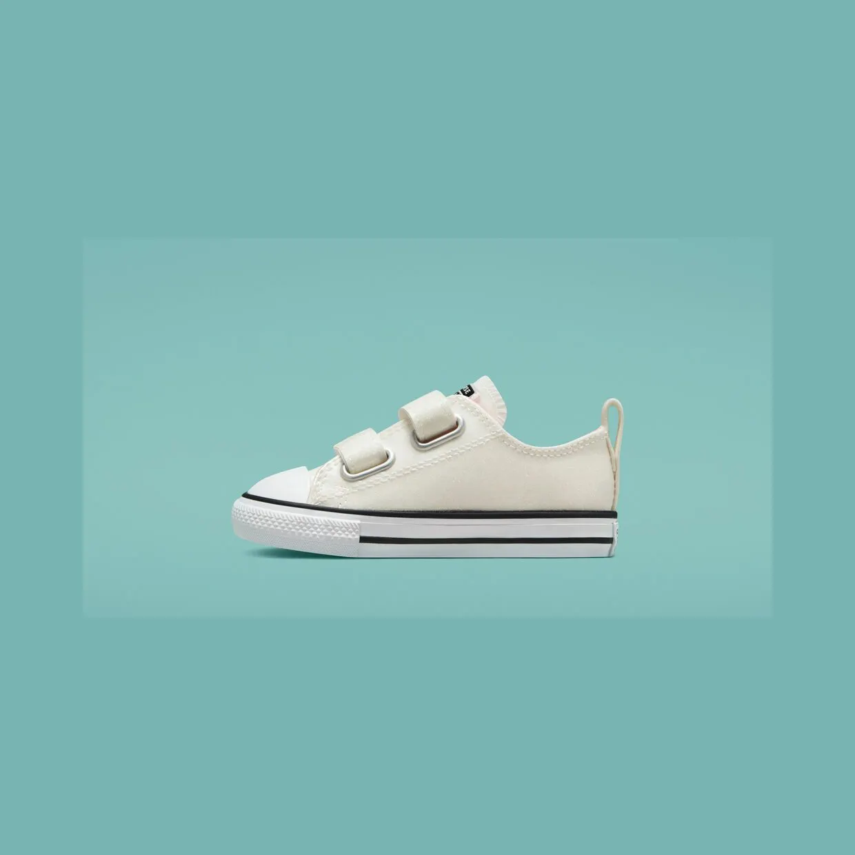 converse-chuck-taylor-all-star A02439C