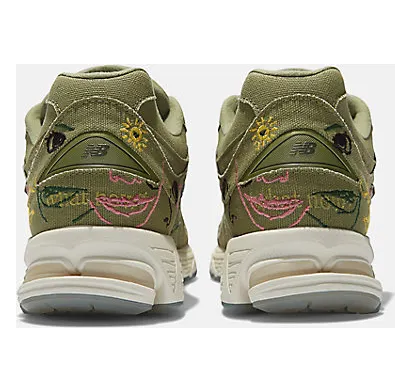 new-balance-2002r M2002RAG