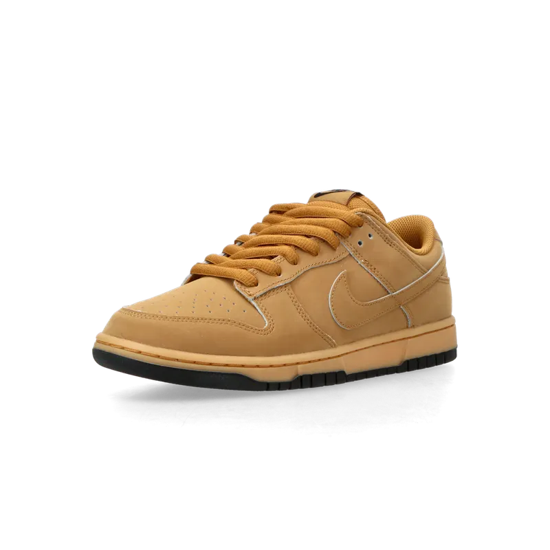 Nike Dunk Low Retro SE “Wheat Gum” (wheat / wheat / gum yellow / black) – HQ1932-700