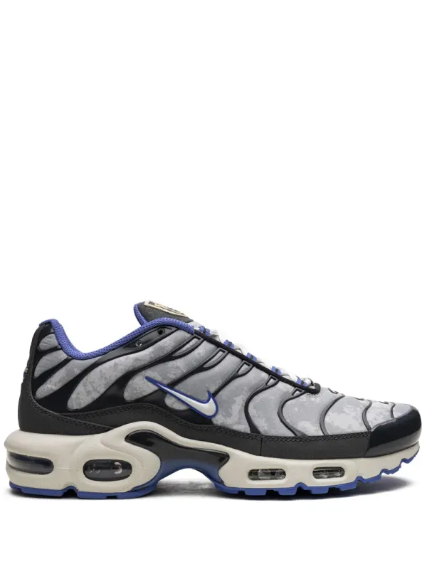 Nike Air Max Plus SE Social FC – Grey (DQ3981)