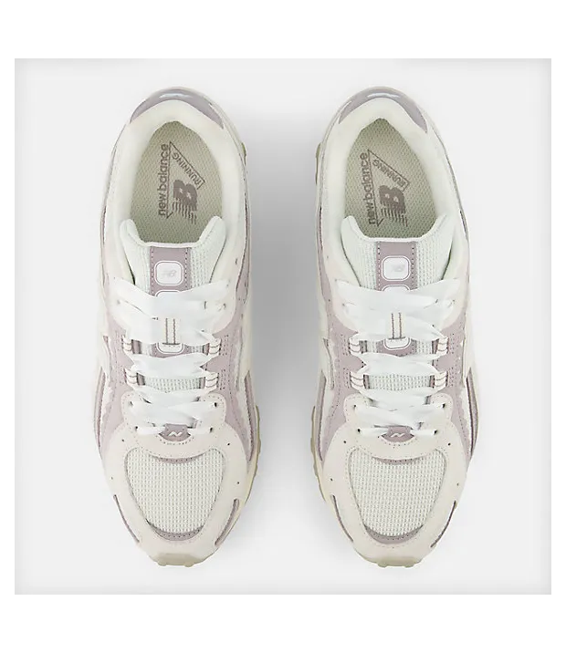 New Balance 204L “Reflection”: low-profile is dé move (3)