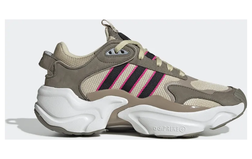 adidas Magmur Runner Schuh St Desert Sand / Core Black / Trace Cargo (EE5144)