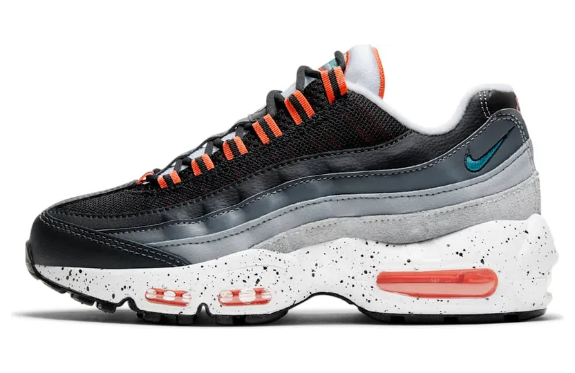 Nike Air Max 95 Recraft Zwart (CJ3906-008)