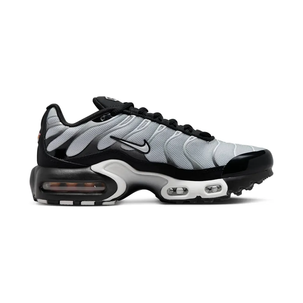 Nike Air Max Plus Older Kids’ Black (CD0609-018)
