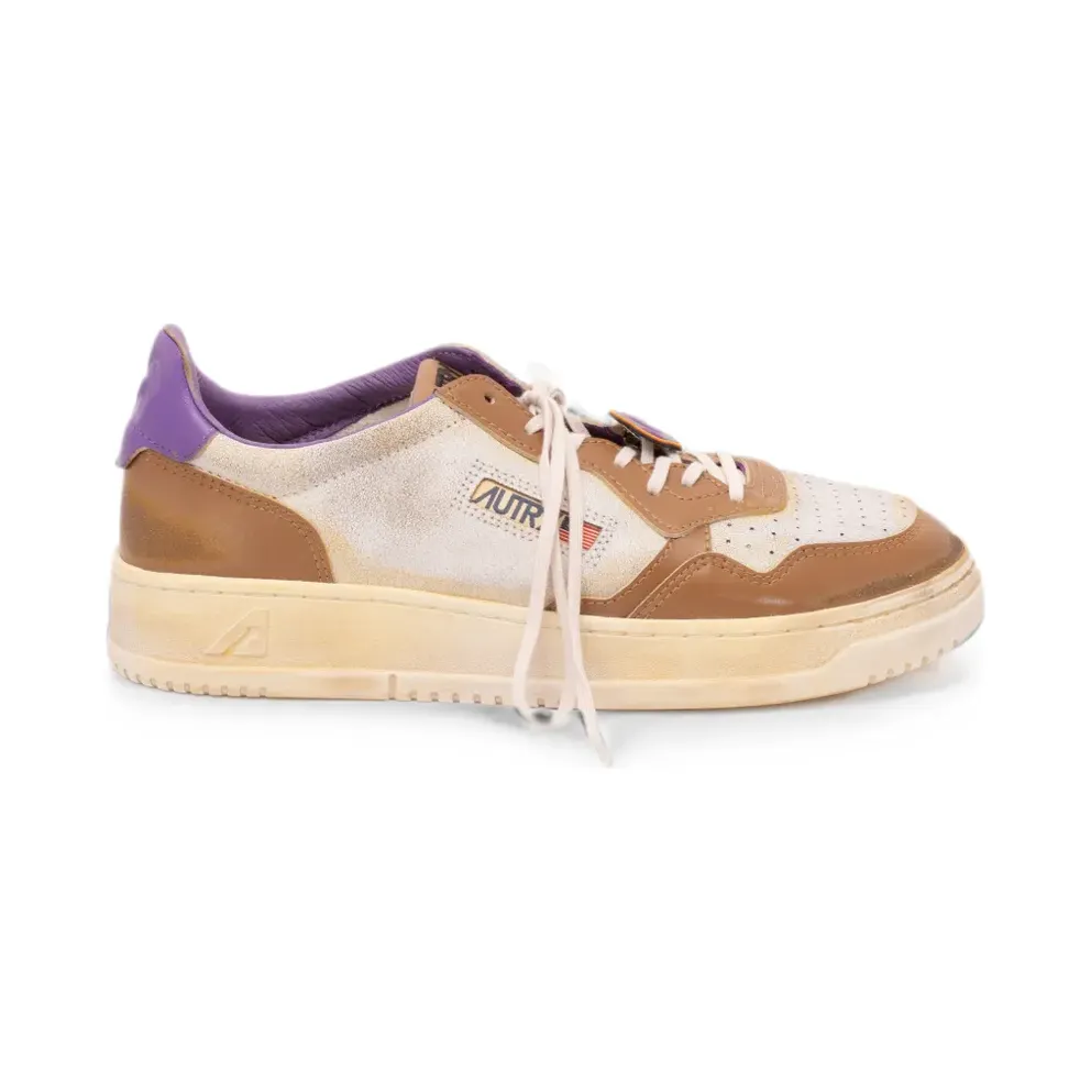 Autry Medalist distressed leather – White (AVLMHK01)