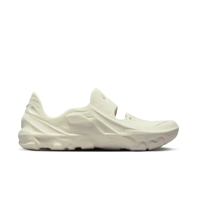 Nike ISPA Universal “Natural” (DM0886-100)