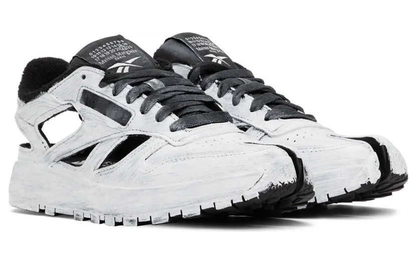 Maison Margiela White Reebok Edition Bianchetto Décoritiqué Tabi Low Sneakers (S57WS0429 P4379) (4)