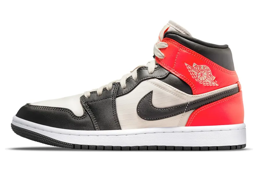 Air Jordan 1 Mid DQ6078-100
