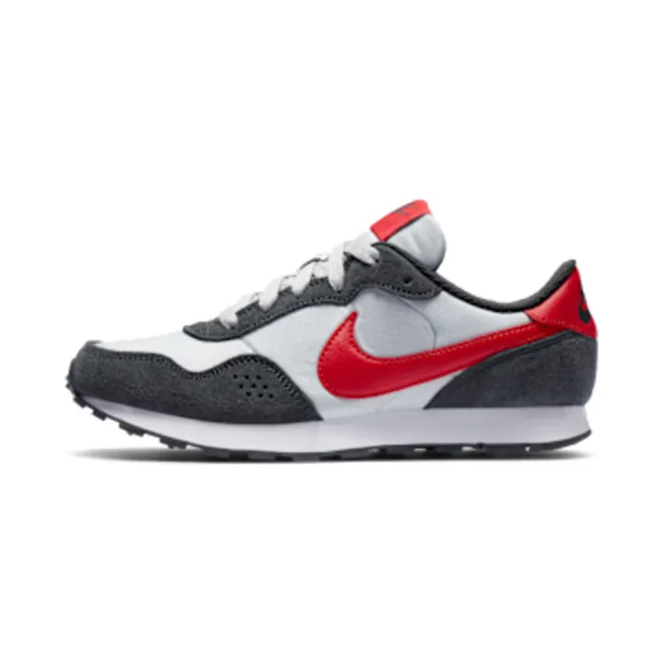 Nike MD Valiant “Grey Fog / Dark Smoke Grey / White / University Red” (CN8558-003)