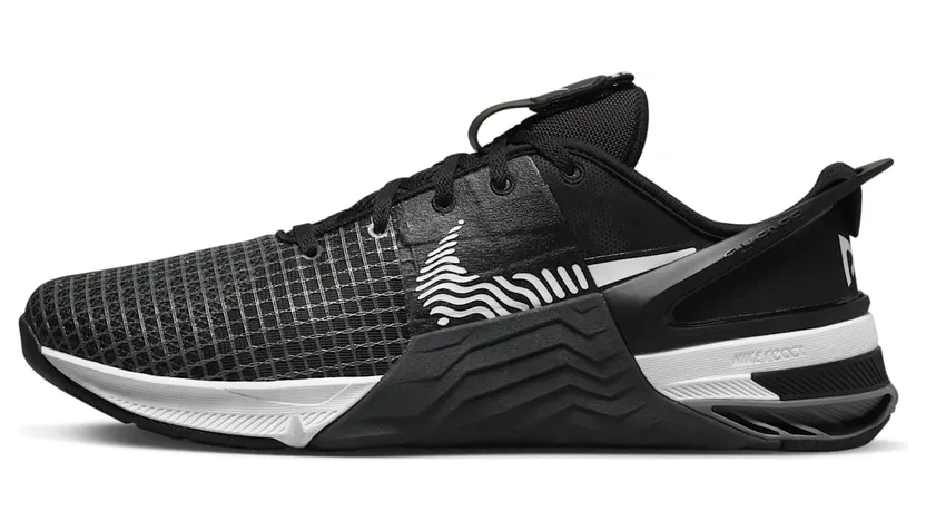 Nike Metcon 8 FlyEase Eenvoudig aan en uit te trekken trainingsschoenen voor heren Zwart (DO9388-001)
