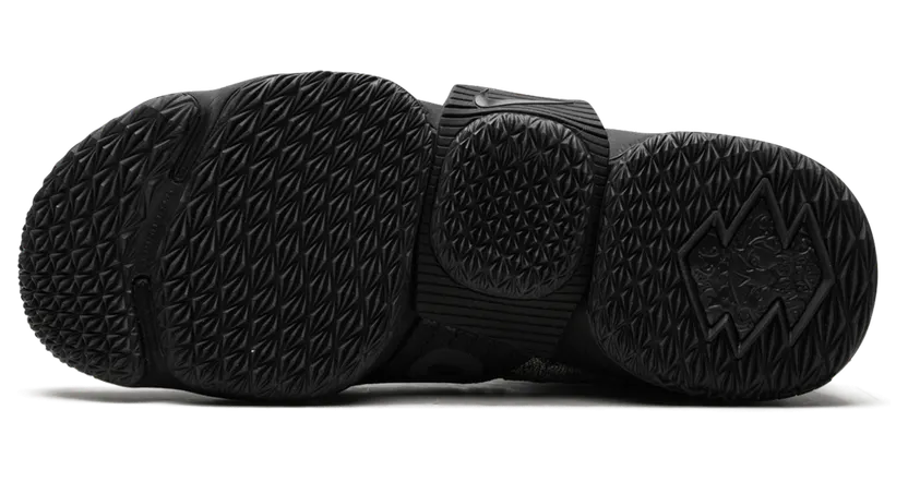 nike-lebron-15 AO1068-100