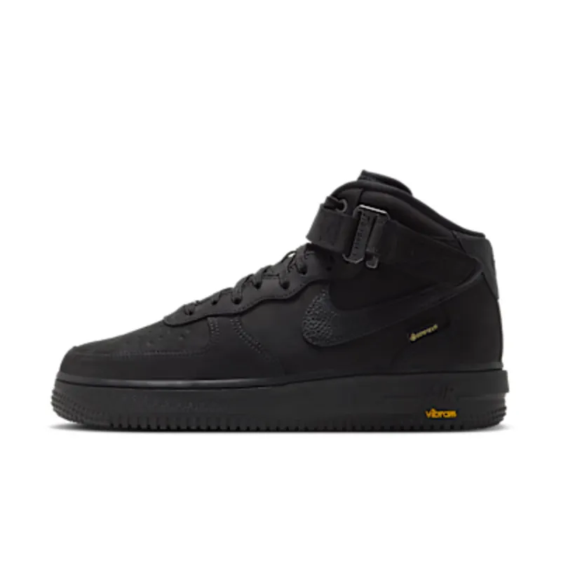 De Air Force 1 Mid krijgt weer Gore-Tex en Vibram, en deze keer een gesp