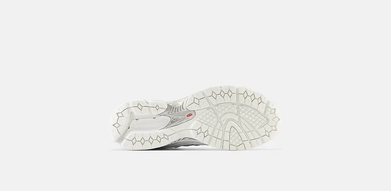 New Balance 2002RX “White / Grey” (M2002RXM)