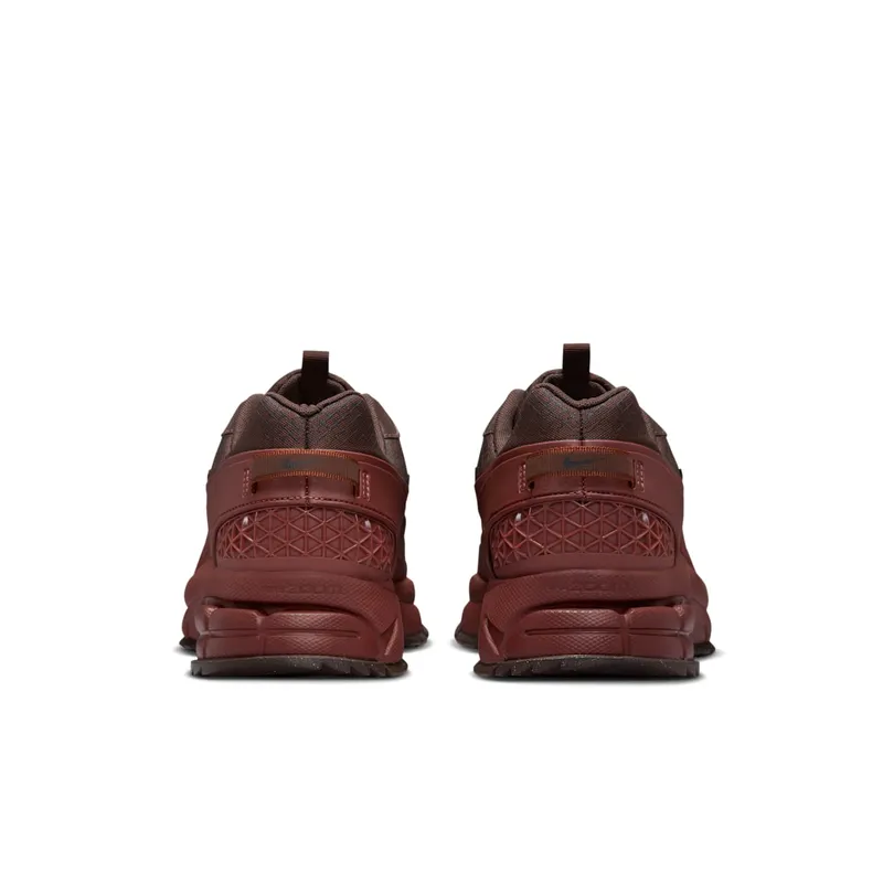 Nike Vomero Roam Bruin (HV6901-200)