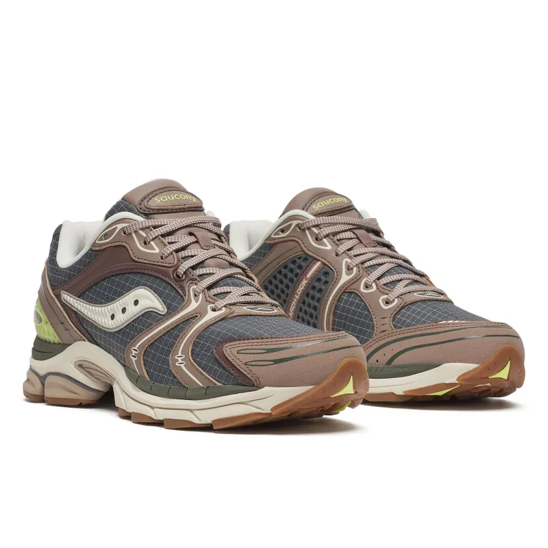 SAUCONY ProGrid Triumph 4 “Carbon / Taupe” (S70937-3)