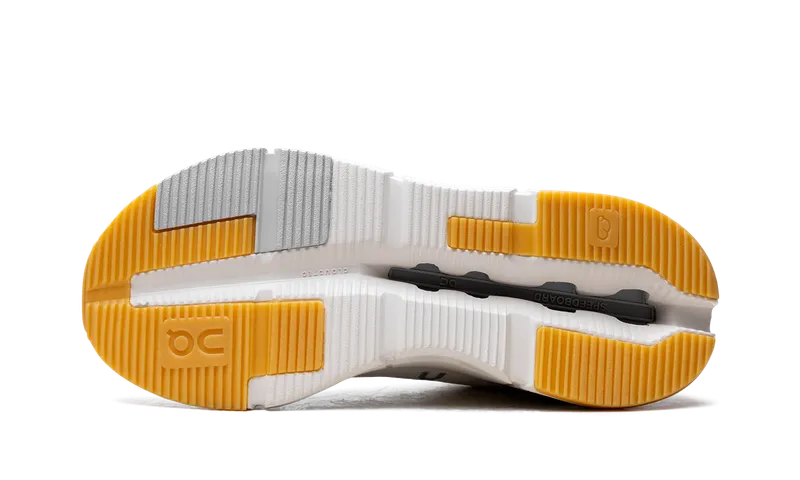 On Running Cloudnova Form 2 “White Ivory” (3WE30170924)