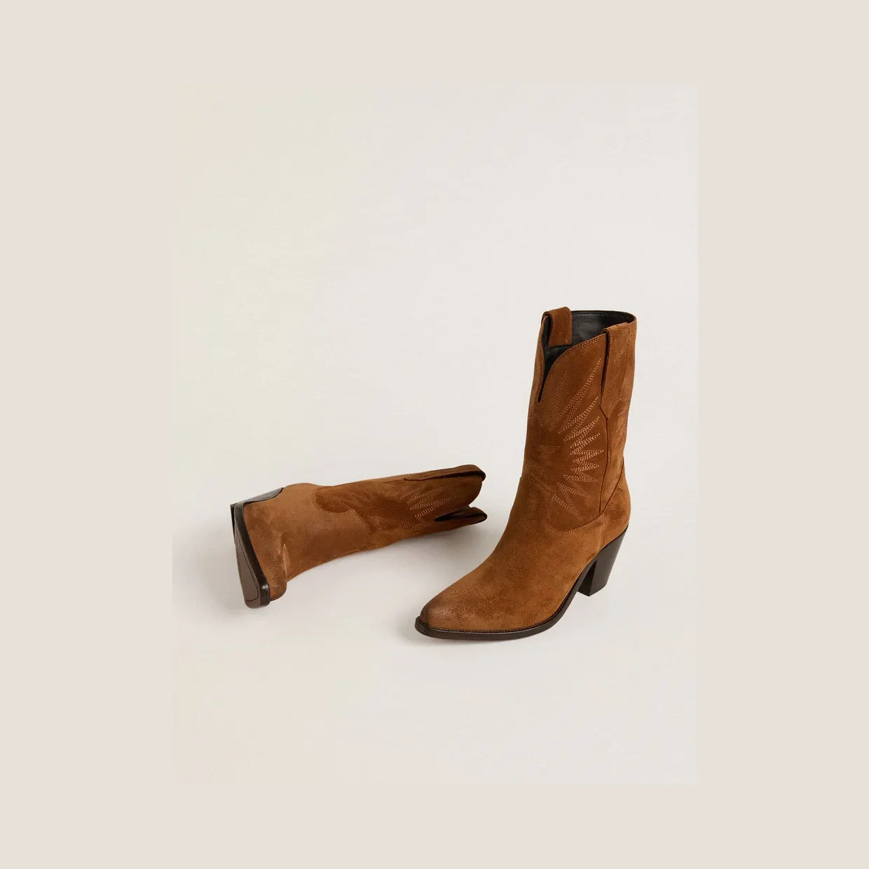 Golden Goose Low Wish Star Boots In Cognac Suede With Tone-On-Tone Embroidered Star (GWF00780.F007613.55150) (2)