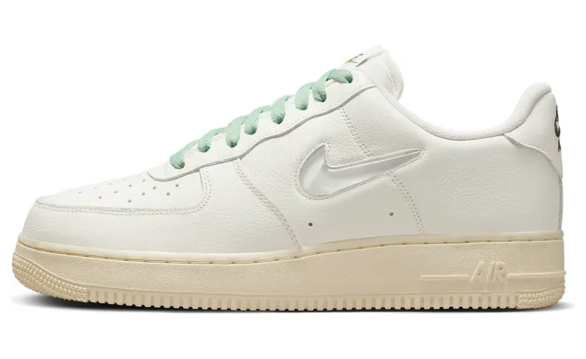 nike-air-force DO9785-100