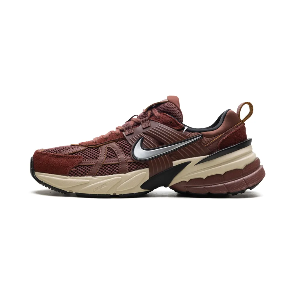 Nike V2K Run “Red Sepia Dark Pony” (FN6703-201)